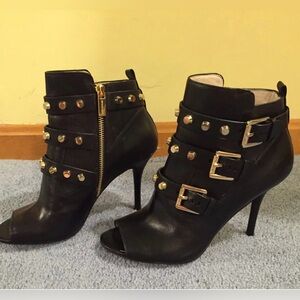 CLOSET CLEANOUT SALE Michael Kors Black Gold Studded ankle booties open toe sz 9